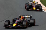 F1: Alonso egyszerre szólt be Hamiltonnak és Verstappennek 1