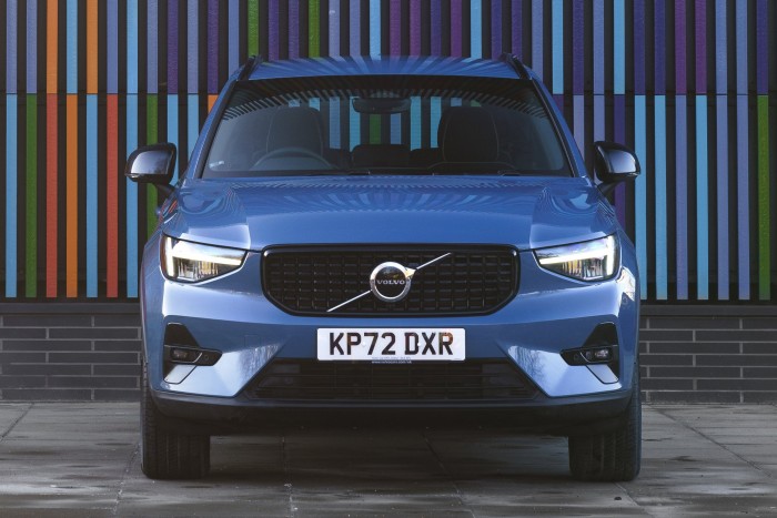 Na, melyik autónak eshet szét elöl-hátul a futóműve? 6