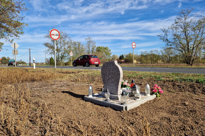 Keresztek ezrei válnak veszélyessé halottak napján 3 | Vezess Keresztek ezrei válnak veszélyessé halottak napján 3