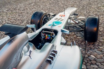 Eladják az első Mercedest, amivel nyert Hamilton az F1-ben