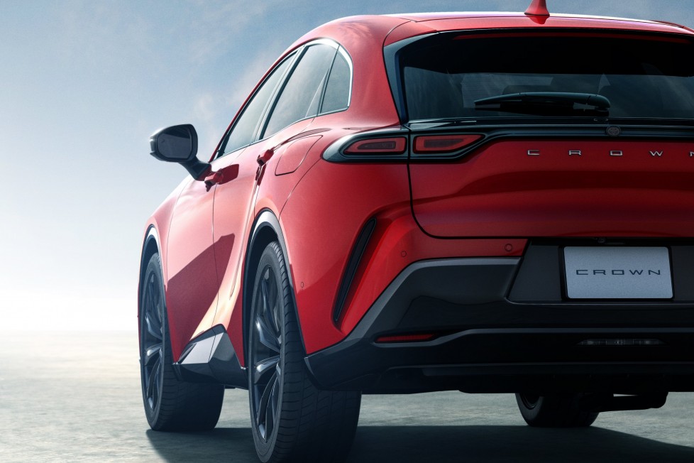 Szexi jelmezbe bújtattak egy Toyotát 7