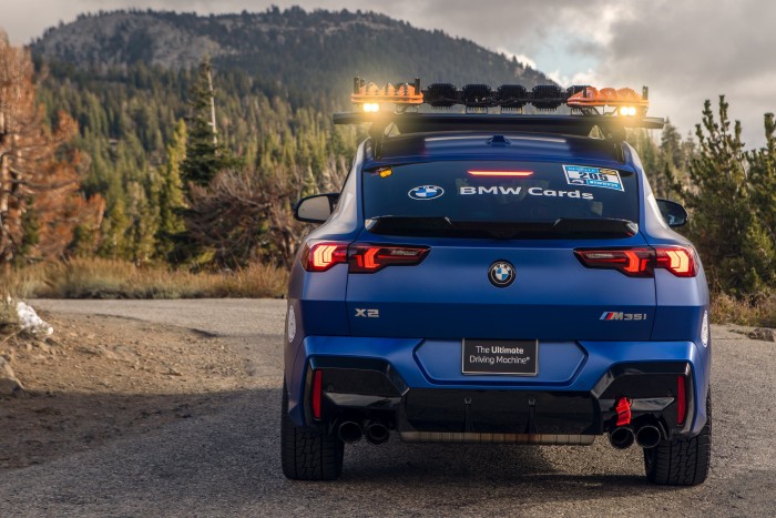 Valódi terepjárót faragtak ebből a BMW-ből 7 | Vezess Valódi terepjárót faragtak ebből a BMW-ből 7