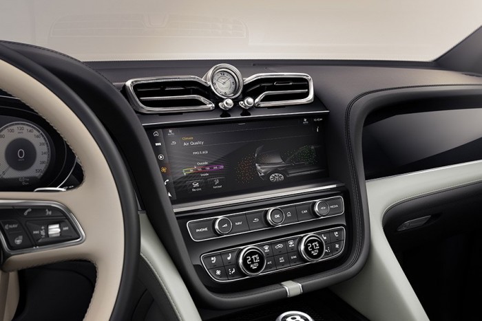 Megújul a brit luxustank 8