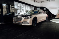 Ez a luxuskabrió olyat tud, mint egy autó sem a világon 13