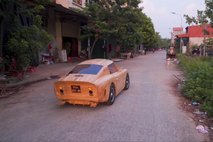 Kifaragta magának a legdrágább Ferrarit az ügyes asztalos 3