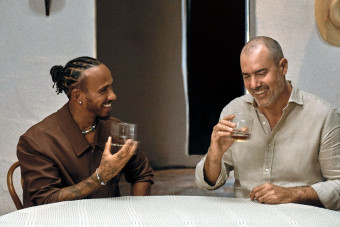 Így iszik és vezet az F1 szupersztárja