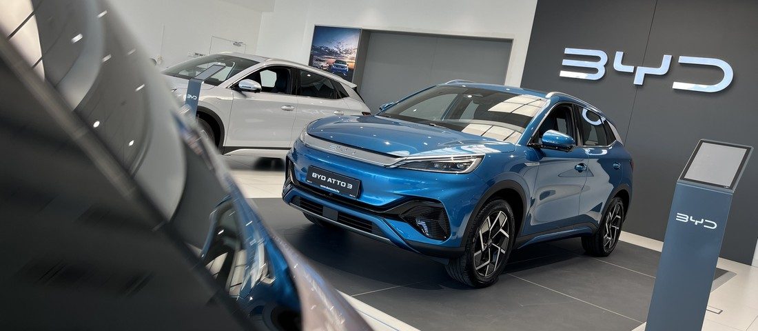 Beültünk és végignyomkodtuk az új kínai autót Budapesten!