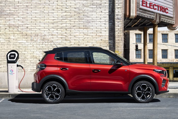 Alávág árban a Daciának a legújabb Citroën 12