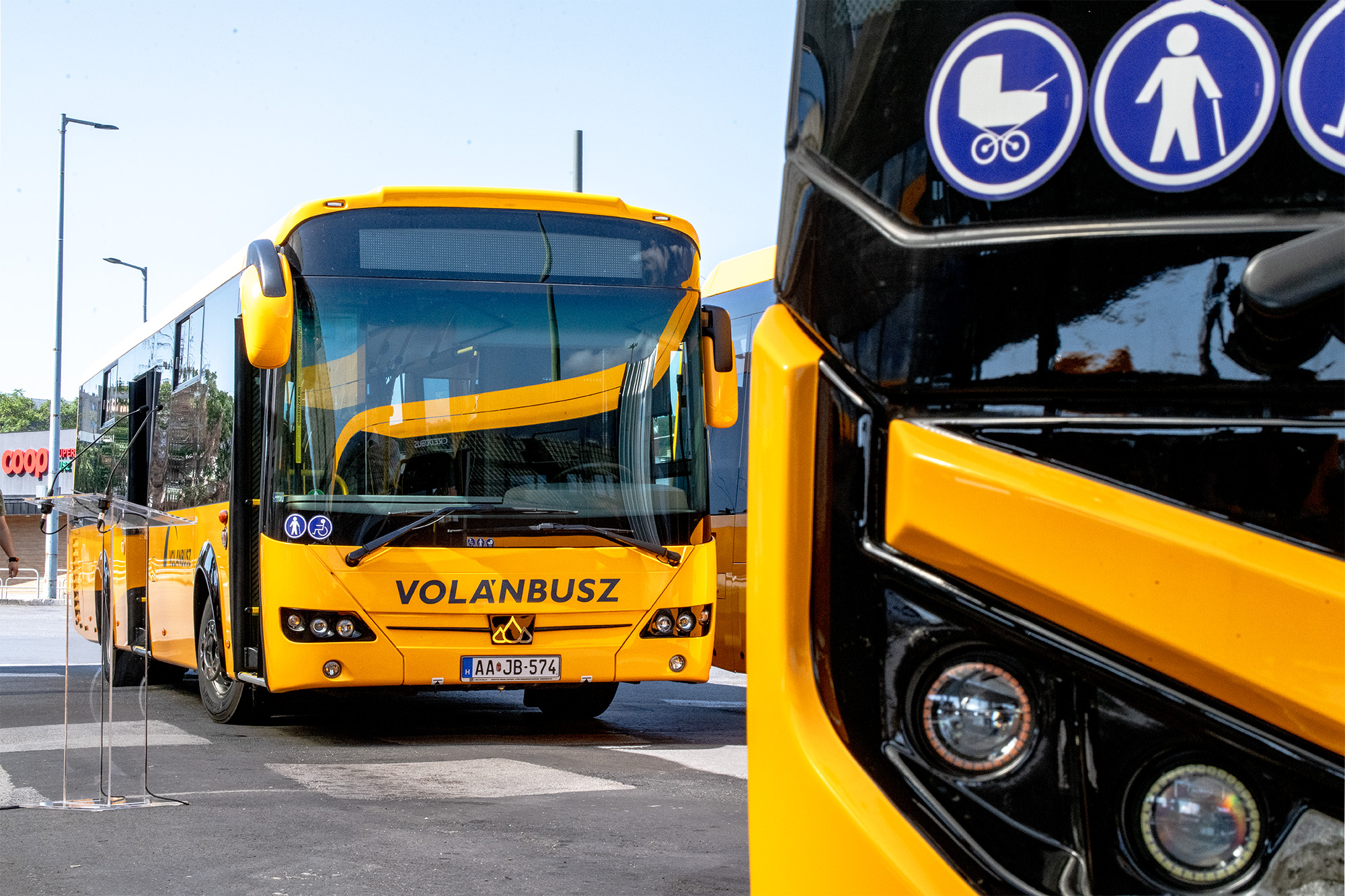 Minden Volánbuszon lehet majd kártyával fizetni