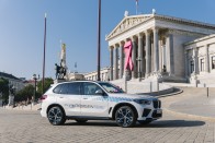 Vizet ereget a jövő elektromos BMW-je 2