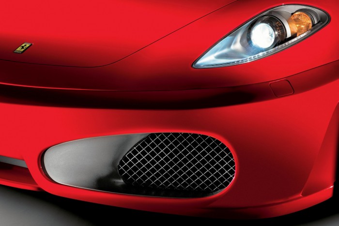 Százmilliókat követelt a Ferrari egy replika miatt