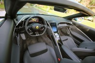 100 millió a Ferrari Roma Spider, de minden forintot megér 95