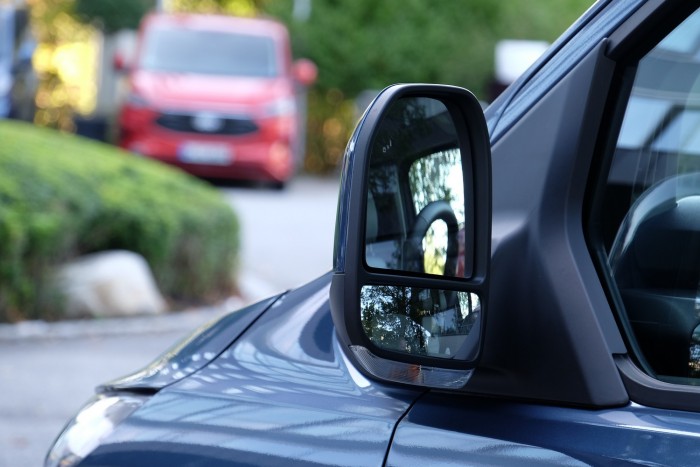 Gázolajtól a villanyig bármivel mehet ez a furgon 18