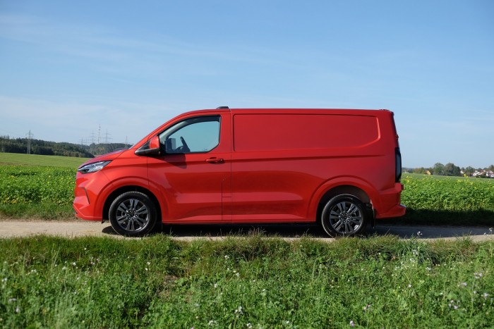 Gázolajtól a villanyig bármivel mehet ez a furgon 6