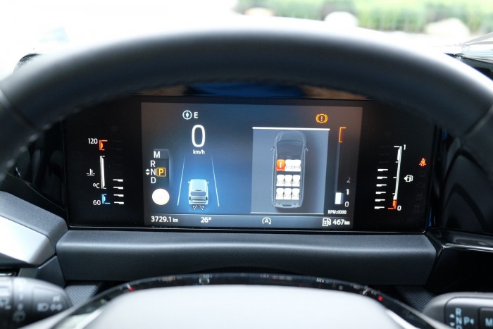 Gázolajtól a villanyig bármivel mehet ez a furgon 10