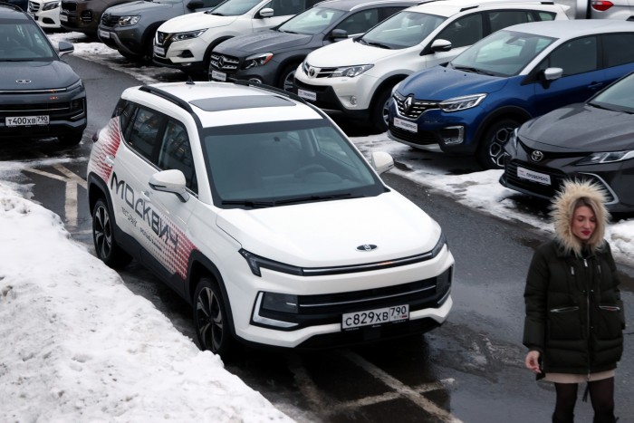 Ezentúl szinte csak Ladát és Moszkvicsot választhatnak az orosz állami tisztviselők