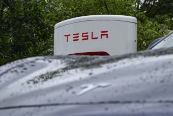 Banális apróságon csúszott el a Tesla elleni per