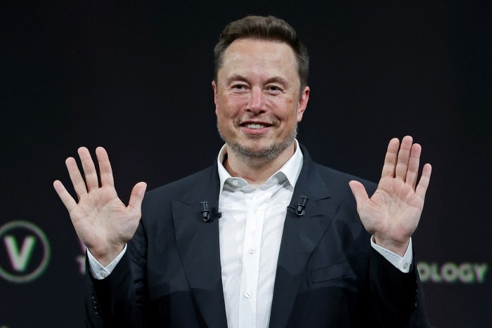 Megásta a saját sírját a Tesla 2