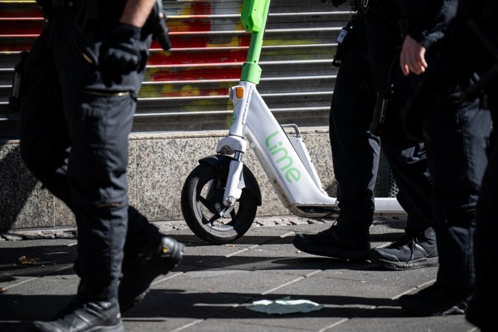 Egy komplett országnál húzták ki a gyufát az e-rollerek