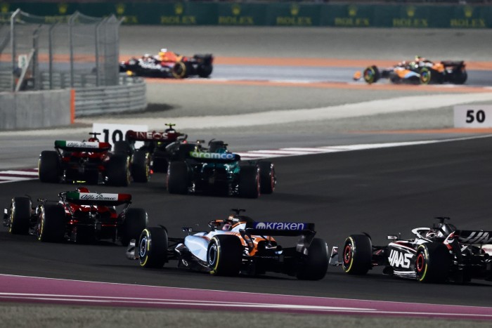 Megoldást sürgetnek az F1 szégyenteljes bohózatára