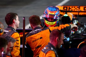 F1: Összebarátkozott a biztonsági autóval a sprint győztese