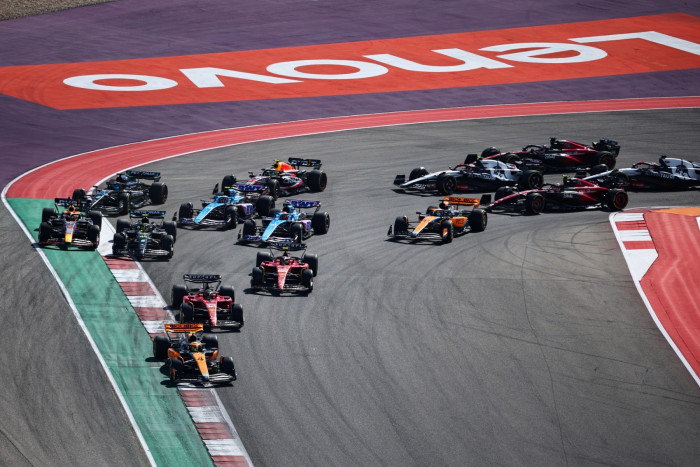 Beintettek az FIA-nak az F1-es versenyzők