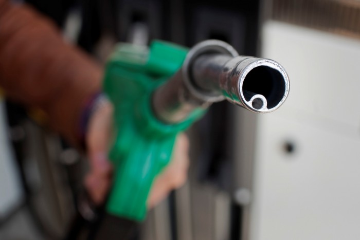 Majdnem a levegőbe küldte a benzinkutat egy kisfiú