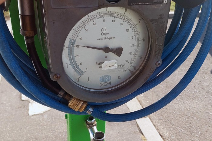 Csalnak, vagy pontosak a benzinkutak mérőműszerei? 10