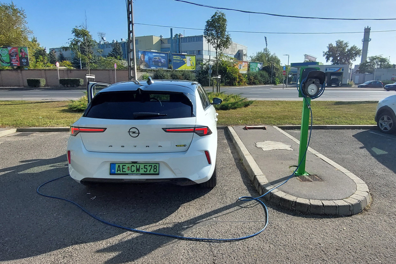 Csalnak, vagy pontosak a benzinkutak mérőműszerei? 23