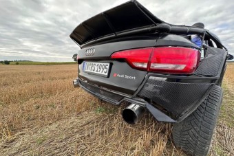 Csupa móka és kacagás ez az 1,6 milliós szétvágott Audi