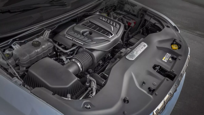 Kiderült, hogy mégis kaphat benzines motort a villanyosnak tervezett izomautó 4