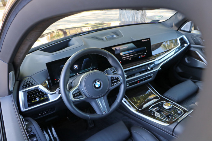 Egy csipetnyi villanytól csak jobb lett a dízel BMW X5 7