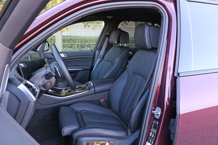 Egy csipetnyi villanytól csak jobb lett a dízel BMW X5 8