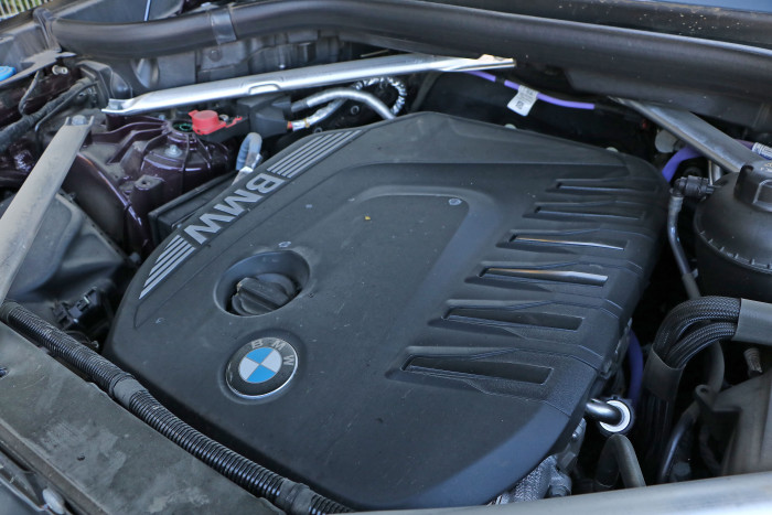 Egy csipetnyi villanytól csak jobb lett a dízel BMW X5 10