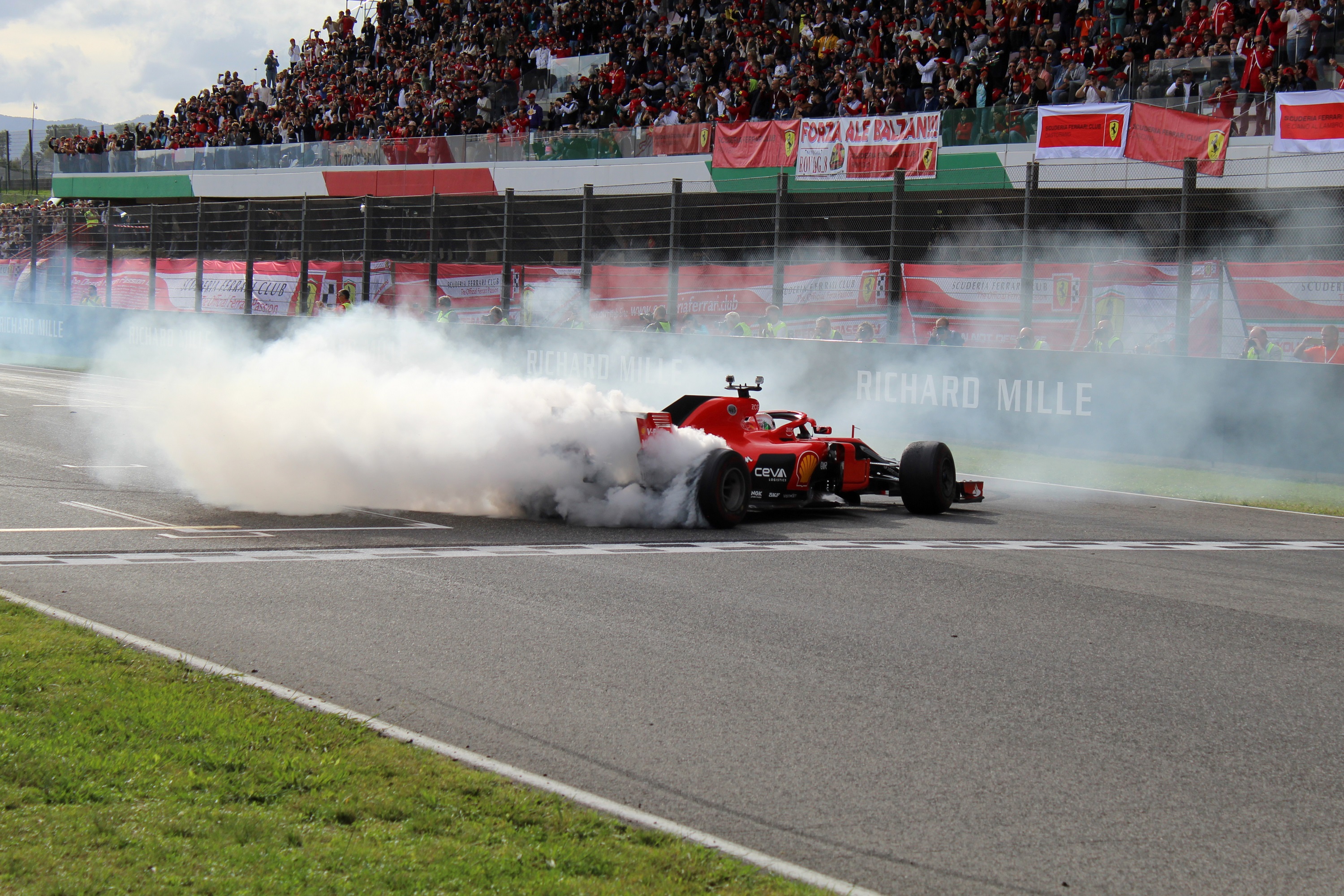 Elsők között kapnak a magyarok a legújabb Ferrarikból 74