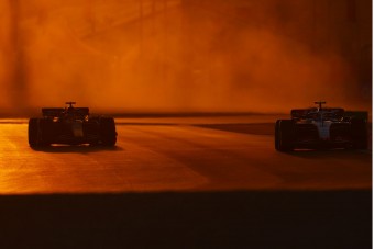 F1: Homok, szél, Verstappen-elsőség Katarban