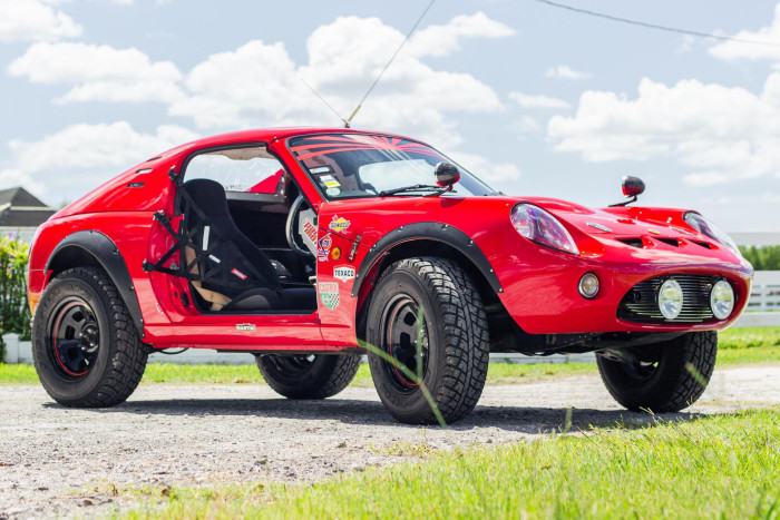 Legendás Ferrarit utánozva lett terepszörny az aranyos Mazdából 1 | Vezess Legendás Ferrarit utánozva lett terepszörny az aranyos Mazdából 1