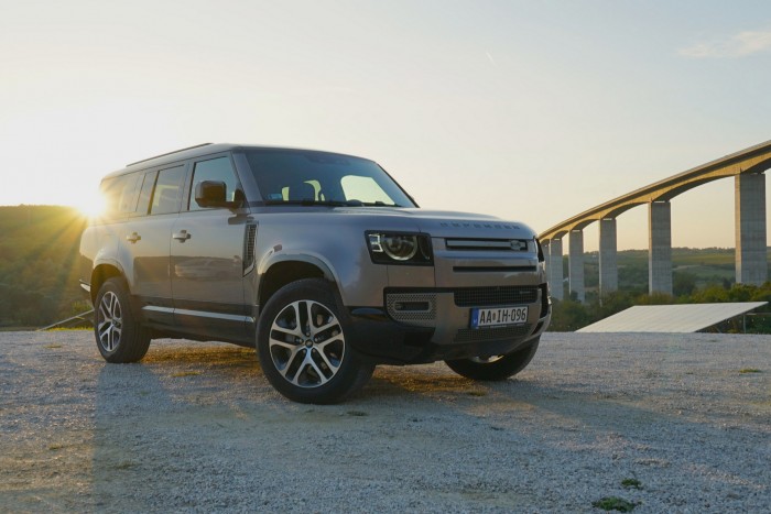 Nyolcan a világ végére? Ez a megfelelő autó! 19