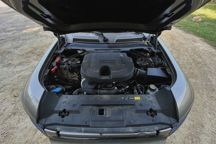 Nyolcan a világ végére? Ez a megfelelő autó! 15