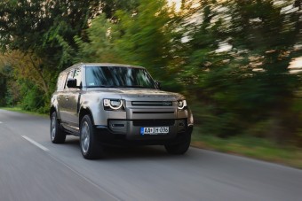 Nyolcan a világ végére? Ez a megfelelő autó!