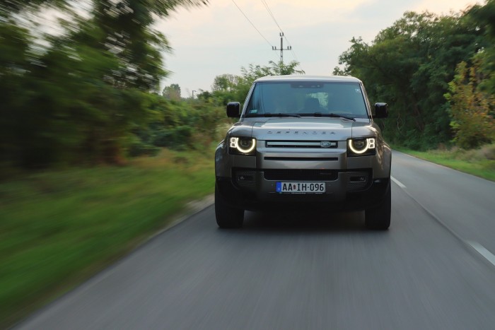 Nyolcan a világ végére? Ez a megfelelő autó! 18