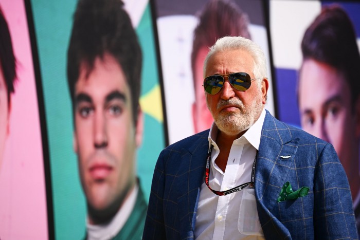 Anyukája kivenné az F1-ből a szenvedő pilótát 2 | Vezess Anyukája kivenné az F1-ből a szenvedő pilótát 2