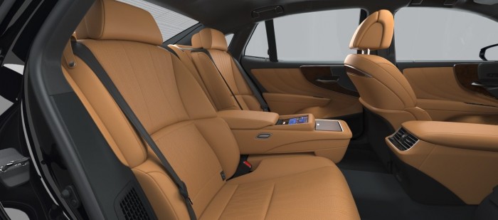 Még tovább csiszolták a Lexus koronaékszerét 7