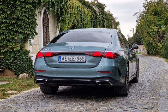 Nem elektromos, nem SUV – akkor meg minek? 15