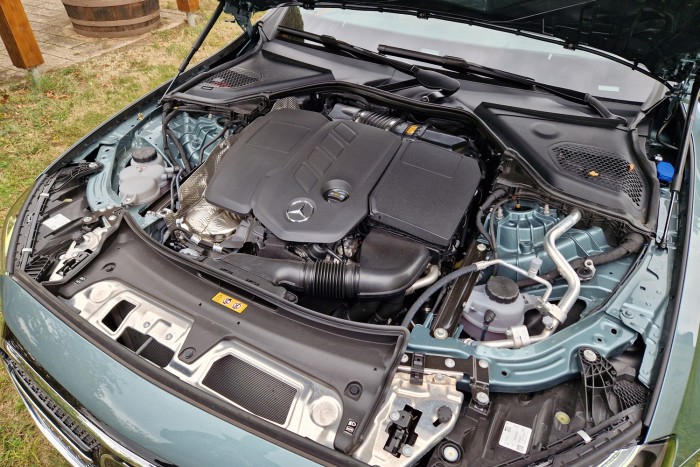 Nem elektromos, nem SUV – akkor meg minek? 13