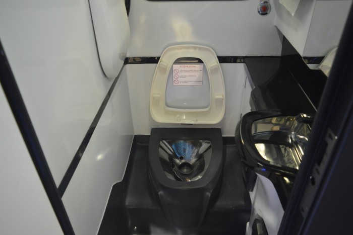 Alaposan megküldték luxussal ezt az autóbuszt 4