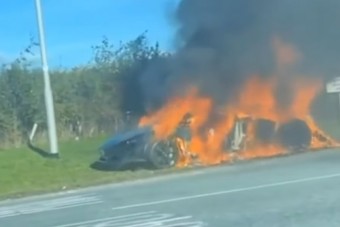 Már a próbaúton megadta magát a 85 milliós sportkocsi