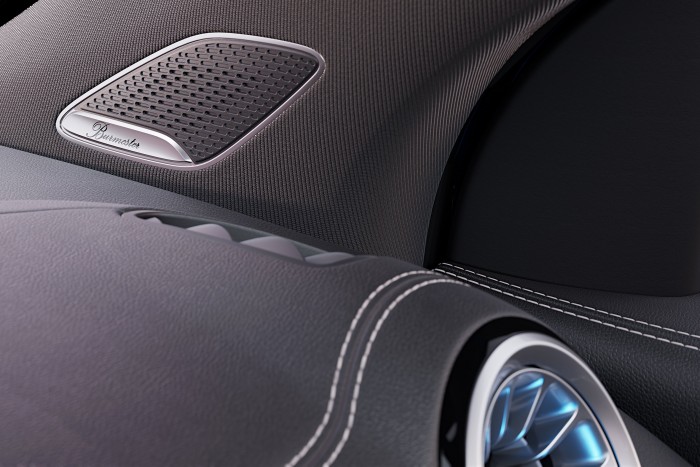 Megújulnak a Mercedes családi villanyautói 17