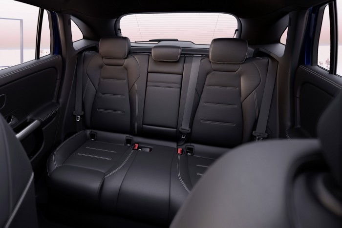 Megújulnak a Mercedes családi villanyautói 19