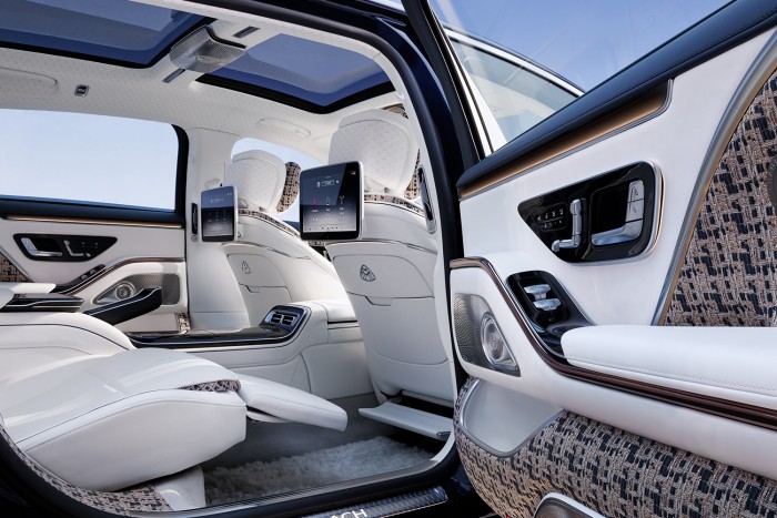 Két olyan autó érkezett Budapestre, amilyen még soha 13